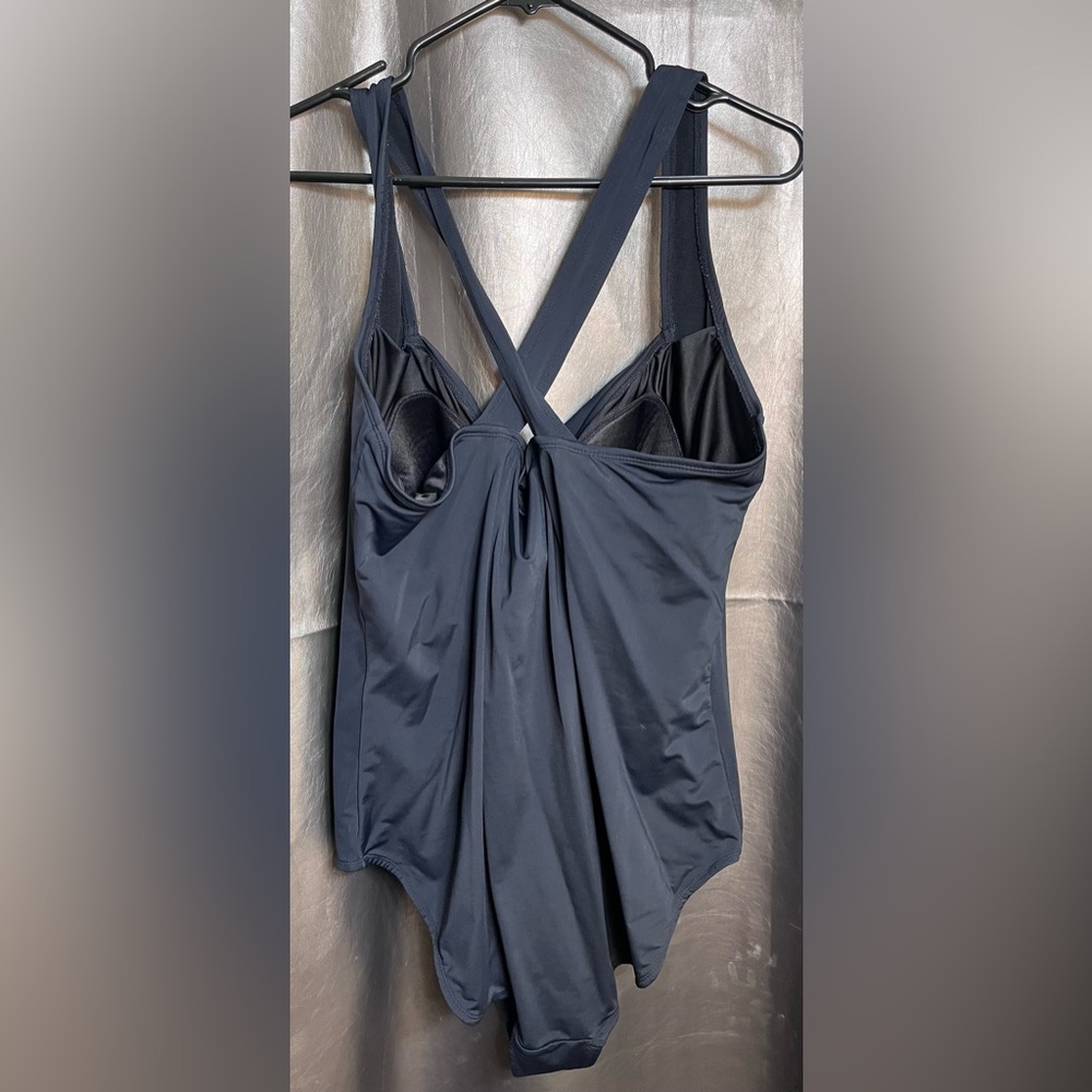 Merona Women’s Size 26 Black Ruched Cross back Swimsuit - Picture 4 of 6